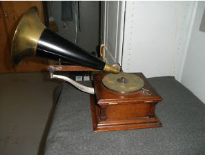 Une sélection de 5 gramophones de collection